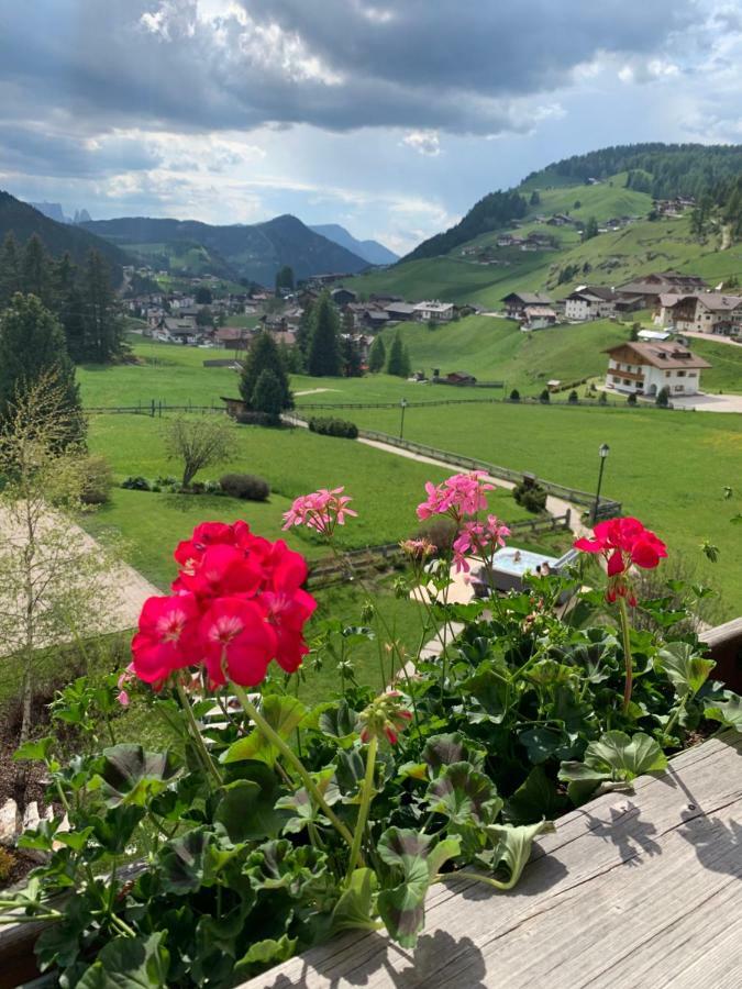 Garni Villa Erna Selva di Val Gardena Exterior foto